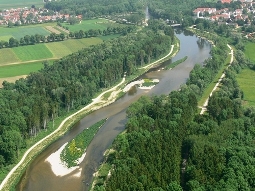 Wertach, Blick nach Norden auf die Gögginger Brücke - Aufnahme von 2008