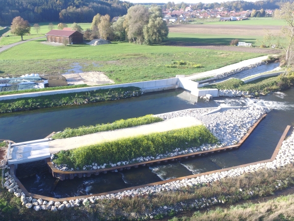 fertiggestelltes Teilungswehr Mindelzell (mit freundlicher Genehmigung der WALD + CORBE GmbH)