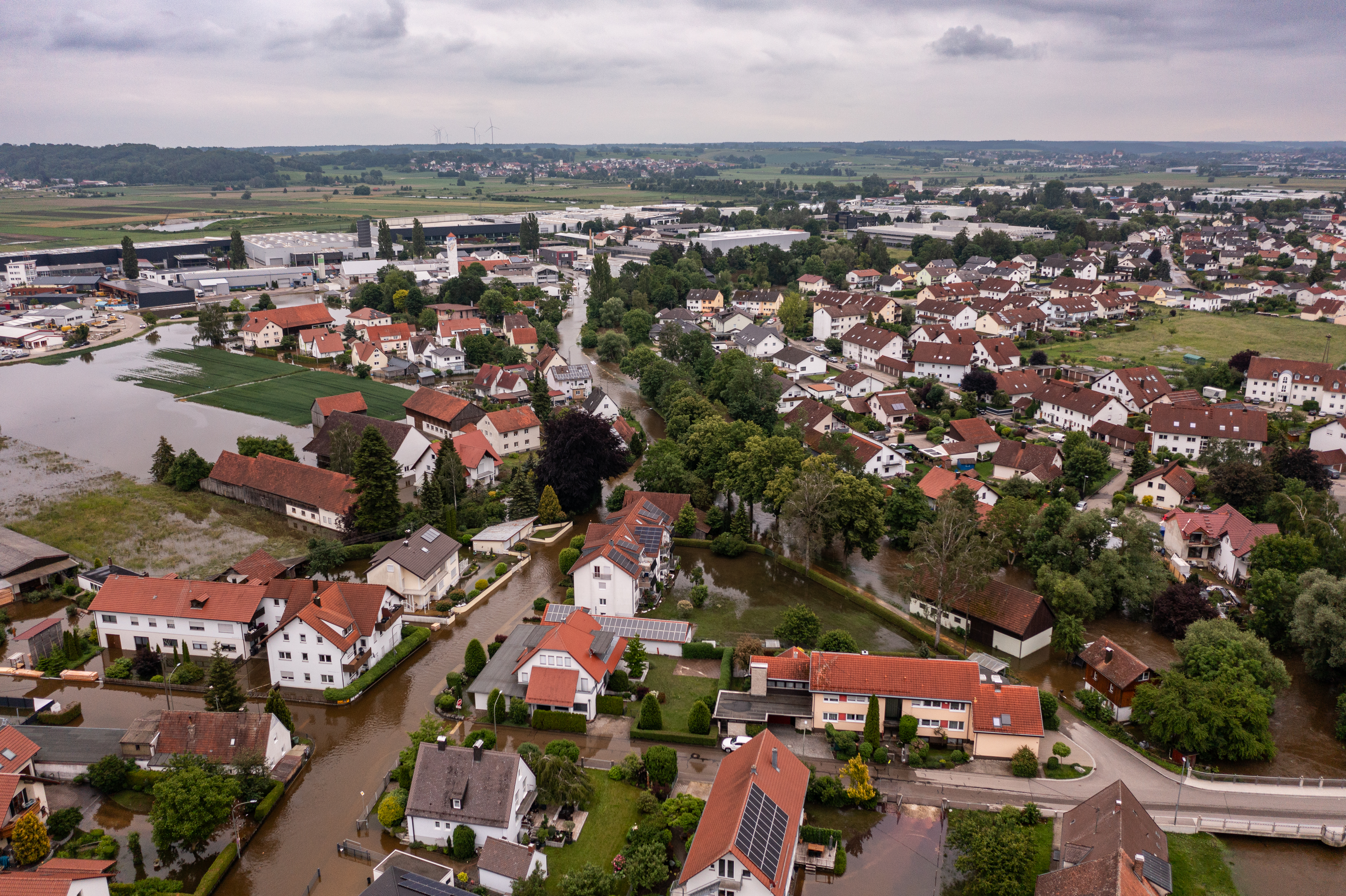 Abbildung 6 zeigt das Hochwasser am 03. Juni 2024 an der Brühlmindel in einer Aufnahme über die Bleichstraße in Blickrichtung nach Südosten