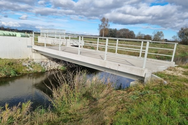 Steg untere Mühle nach der Umsetzung des Hochwasserschutzes