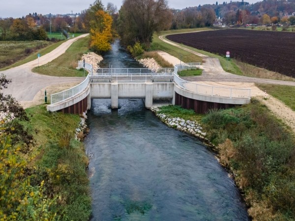 Drosselbauwerk Mindel (Drohnenaufnahme der Kleeblatt Medien GmbH)