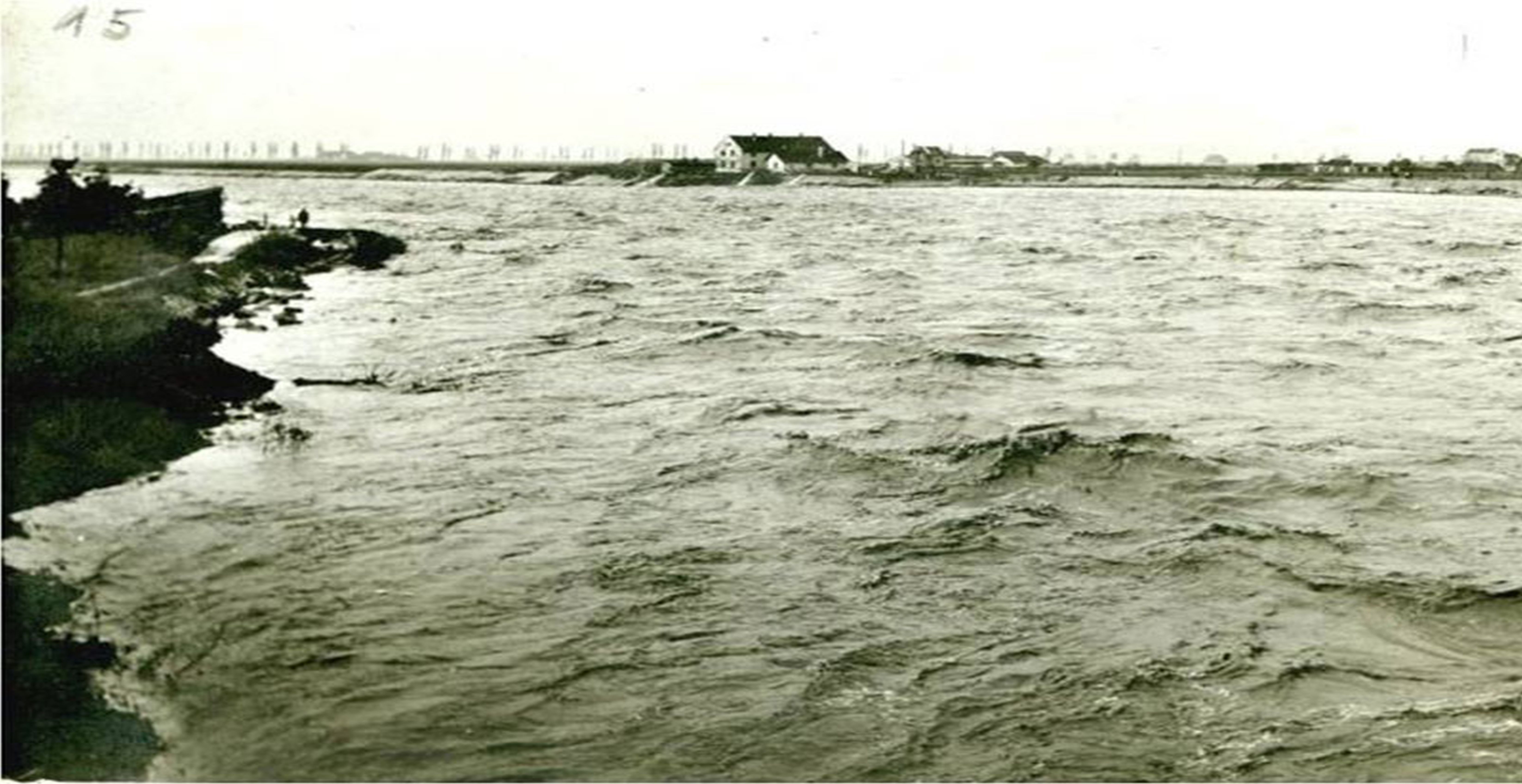 Das Bild zeigt das Lechhochwasser im Jahr 1910